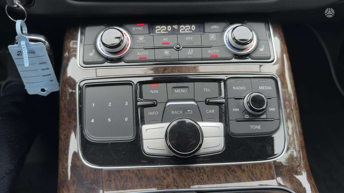 Audi A8, 4.1 l., Седан