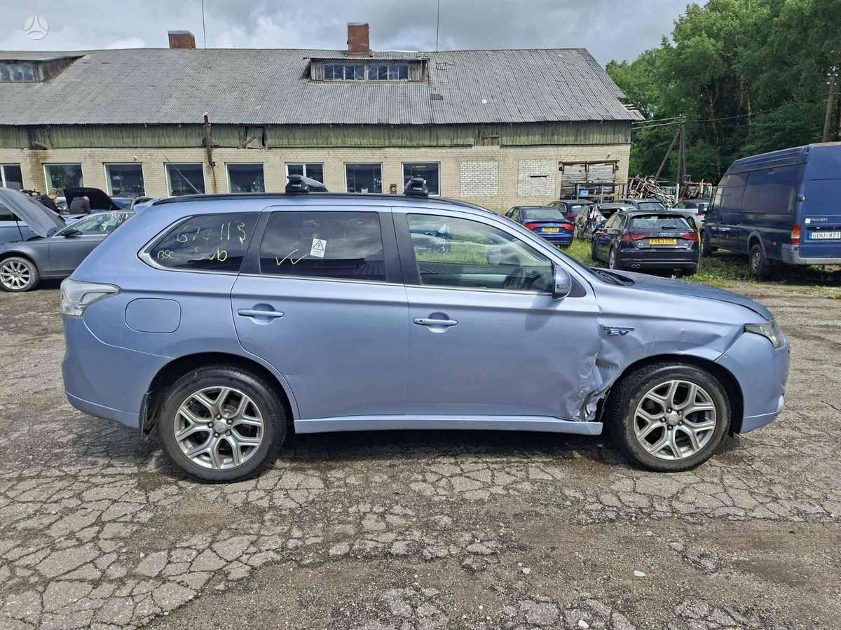 Mitsubishi Outlander rezerves daļās. Engine code 4b11 s61 y61 gearbox code f1e1a