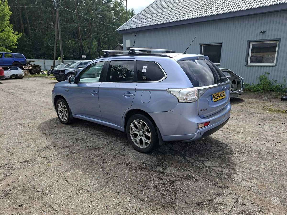 Mitsubishi Outlander rezerves daļās. Engine code 4b11 s61 y61 gearbox code f1e1a