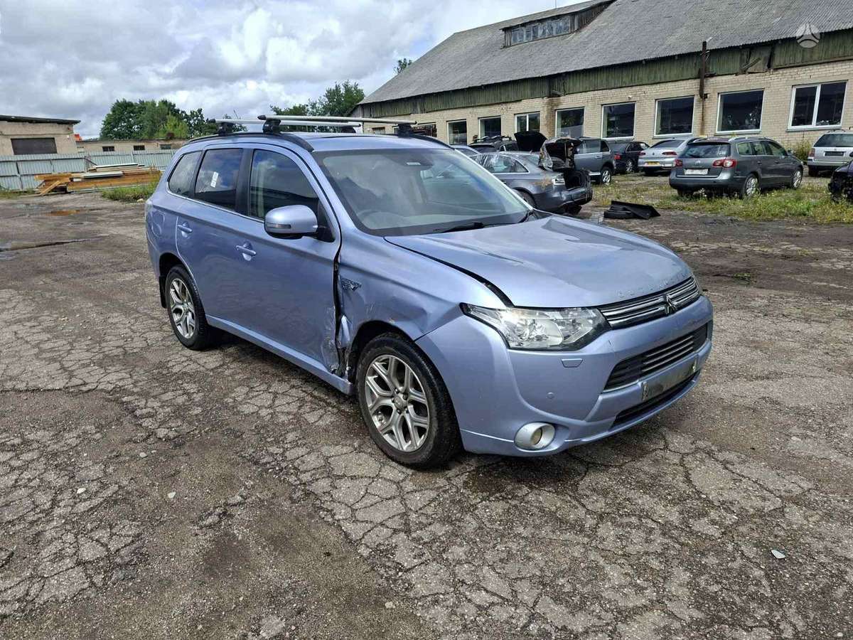 Mitsubishi Outlander rezerves daļās. Engine code 4b11 s61 y61 gearbox code f1e1a