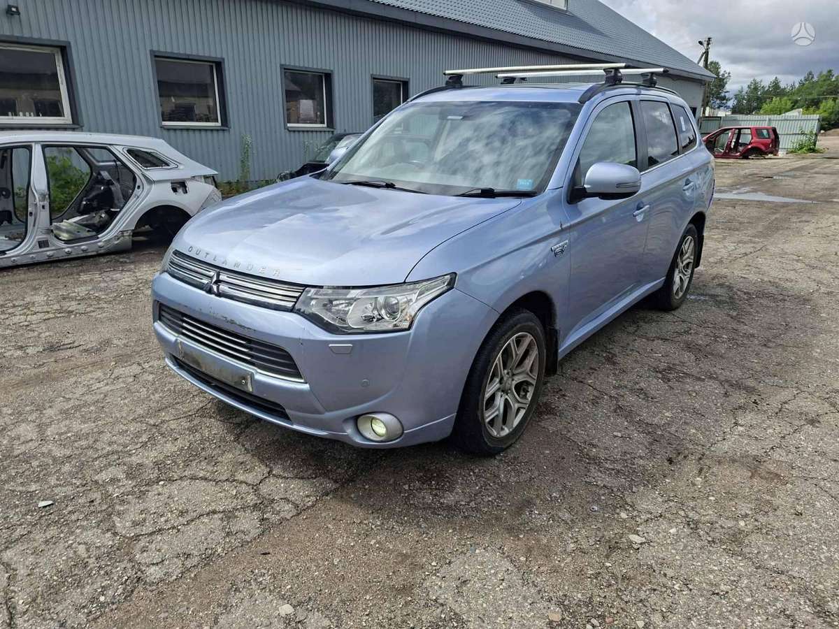 Mitsubishi Outlander rezerves daļās. Engine code 4b11 s61 y61 gearbox code f1e1a