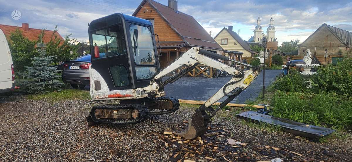 Bobcat 322, mini excavator