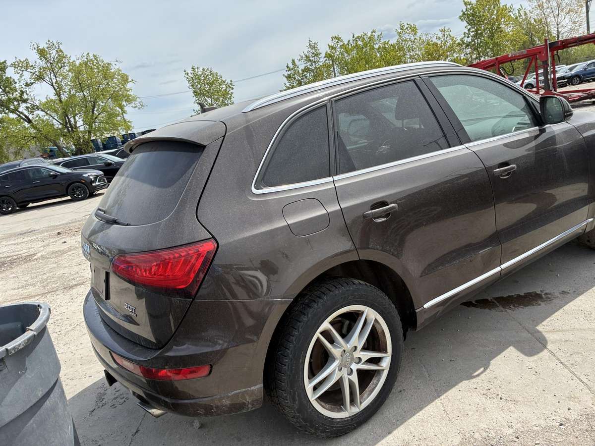 Audi Q5, 2.0 l., off-road / crossover