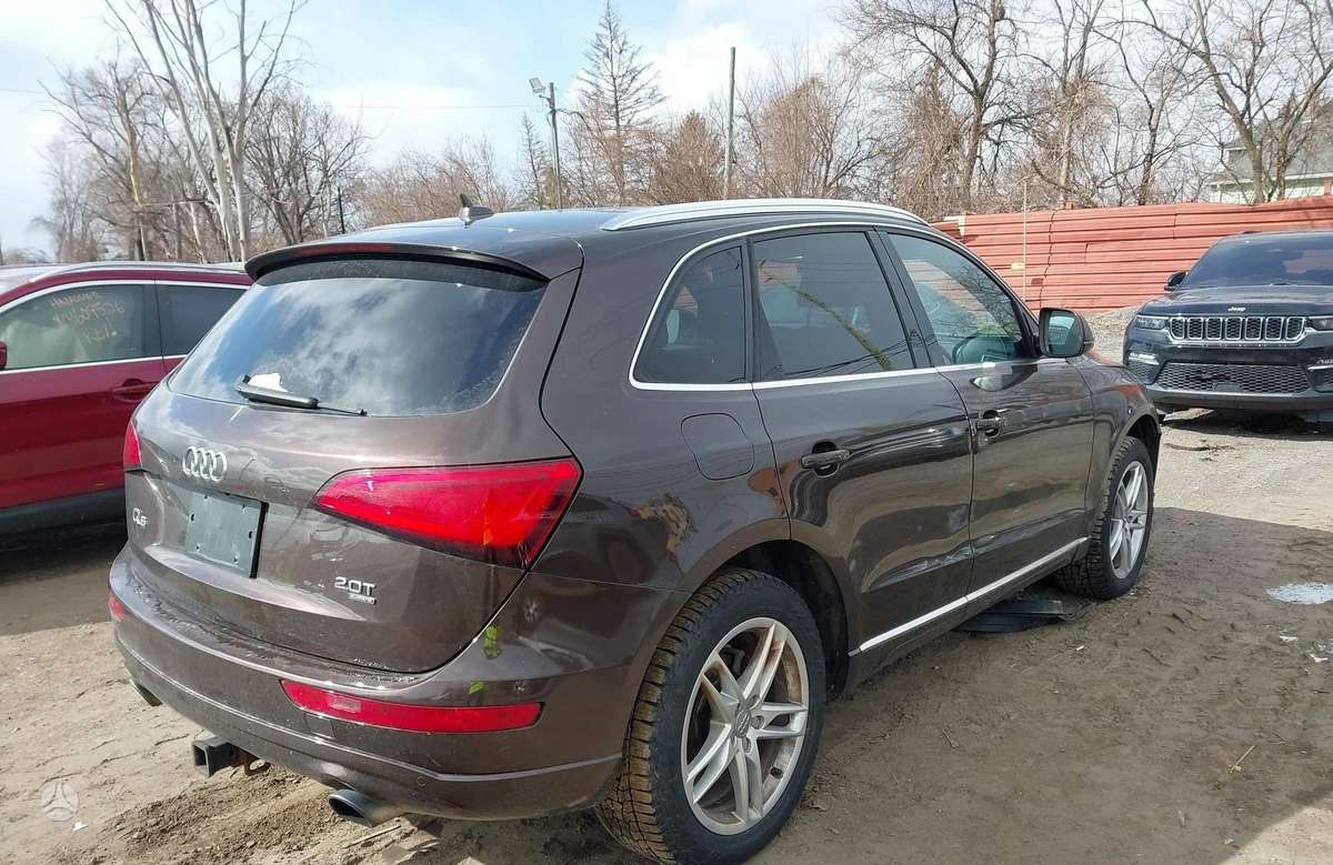 Audi Q5, 2.0 l., off-road / crossover