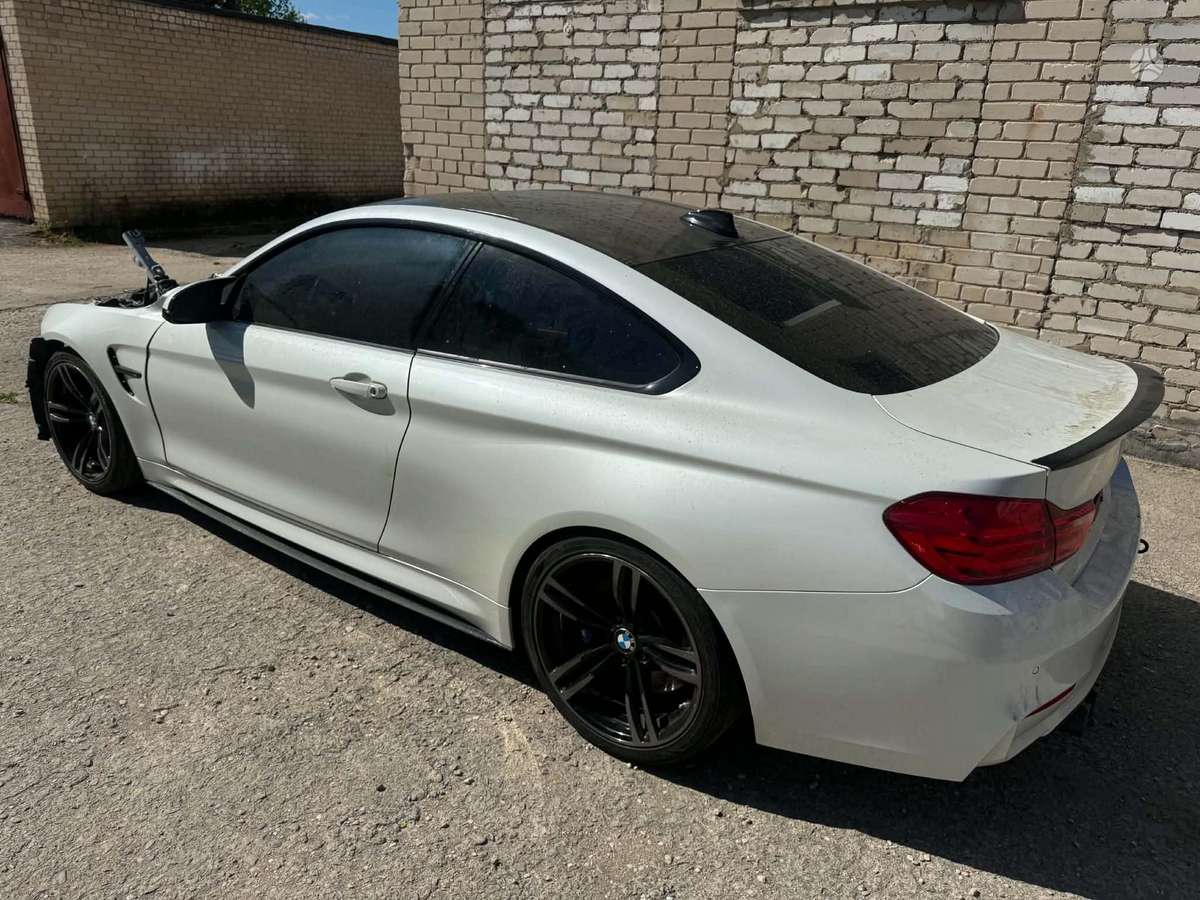 BMW M4, Купе (coupe)