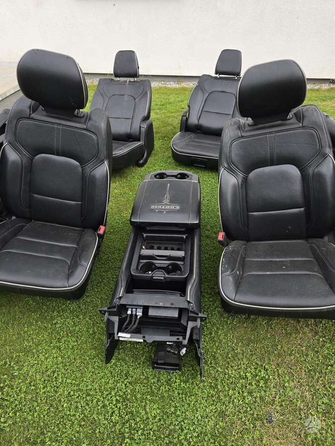 Dodge Ram kėbulo dalys