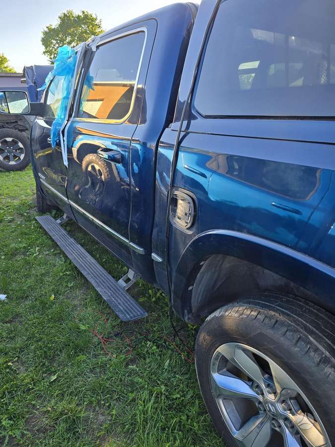 Dodge Ram kėbulo dalys