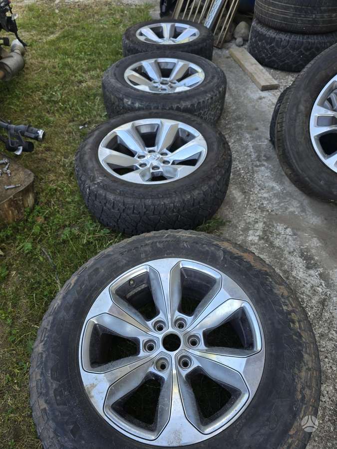 Dodge Ram kėbulo dalys