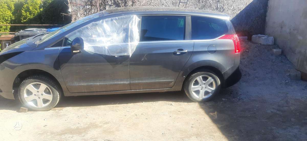 Peugeot 5008 Dalimis ardomas