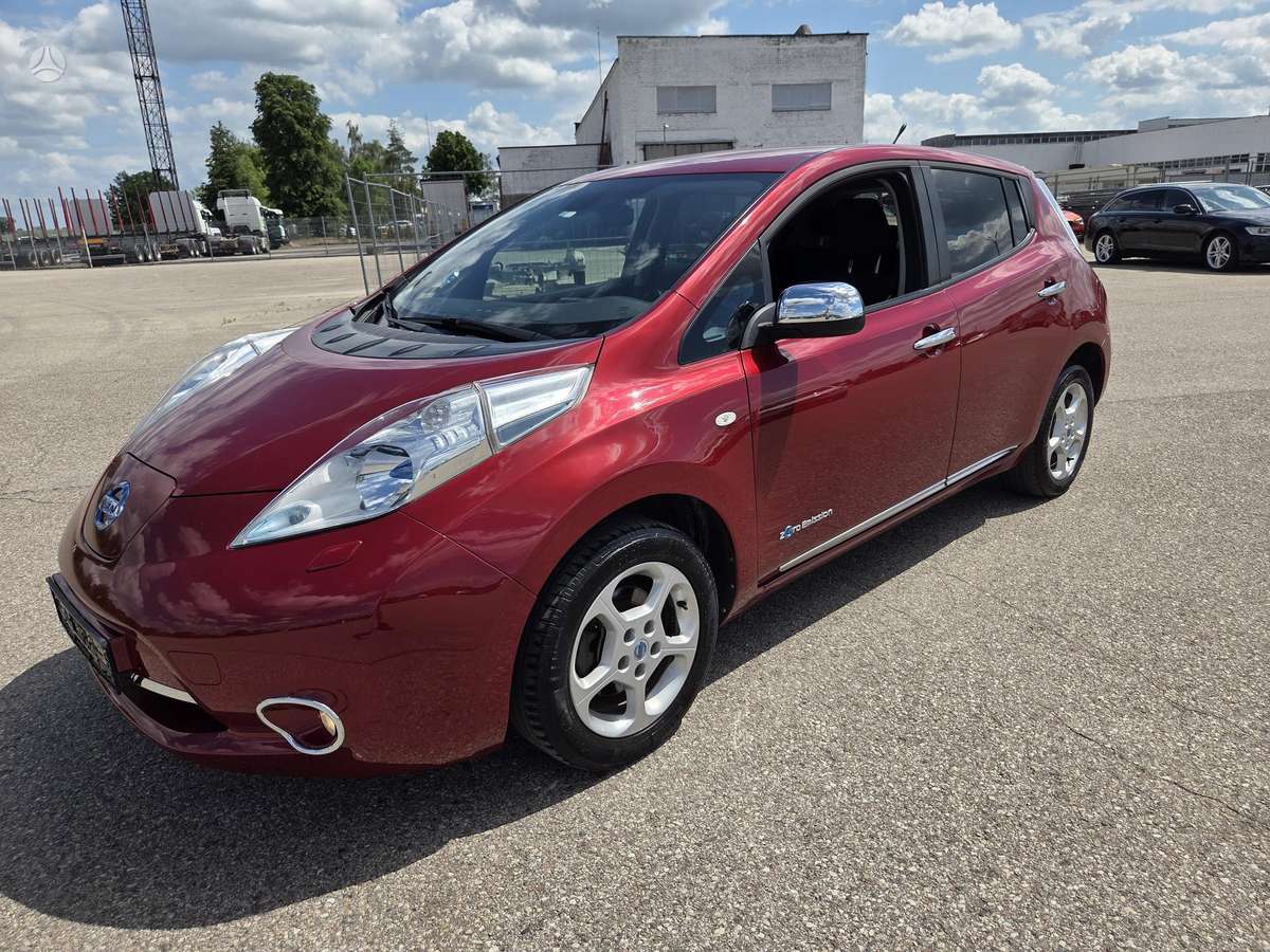 Nissan Leaf, 24 кВт·ч, Хэтчбек