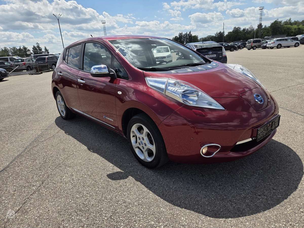 Nissan Leaf, 24 кВт·ч, Хэтчбек