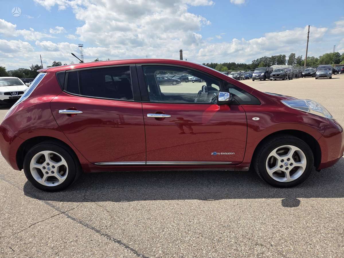 Nissan Leaf, 24 кВт·ч, Хэтчбек