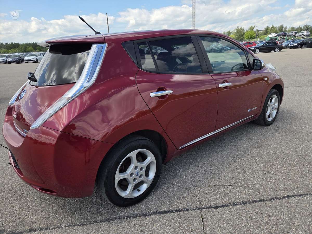 Nissan Leaf, 24 кВт·ч, Хэтчбек