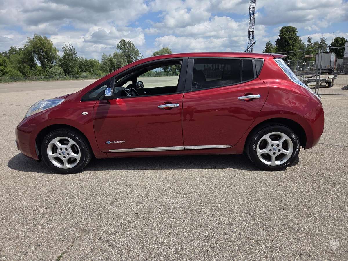 Nissan Leaf, 24 кВт·ч, Хэтчбек
