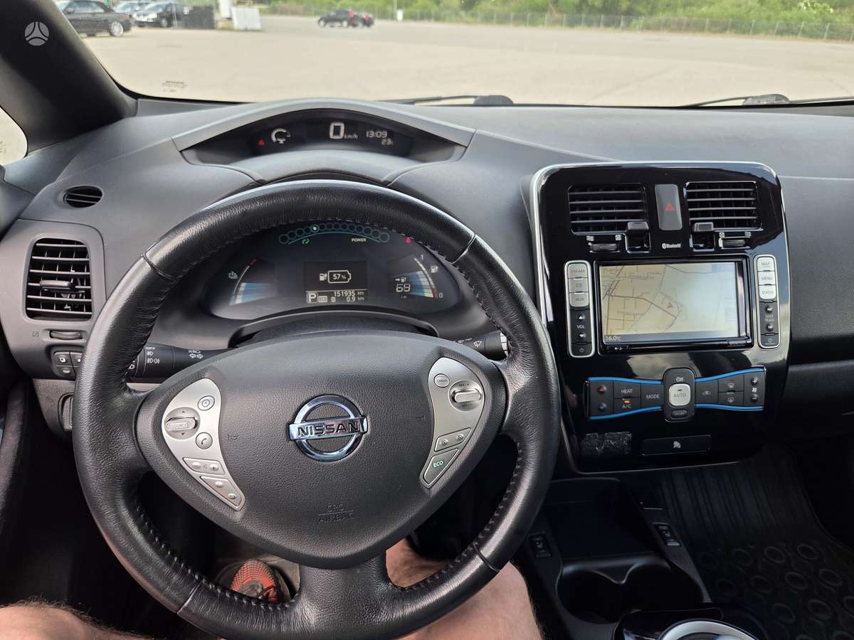 Nissan Leaf, 24 кВт·ч, Хэтчбек