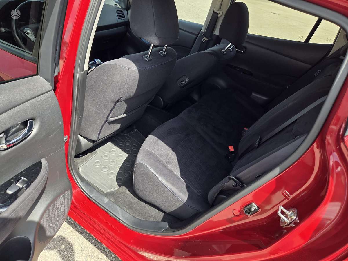 Nissan Leaf, 24 кВт·ч, Хэтчбек