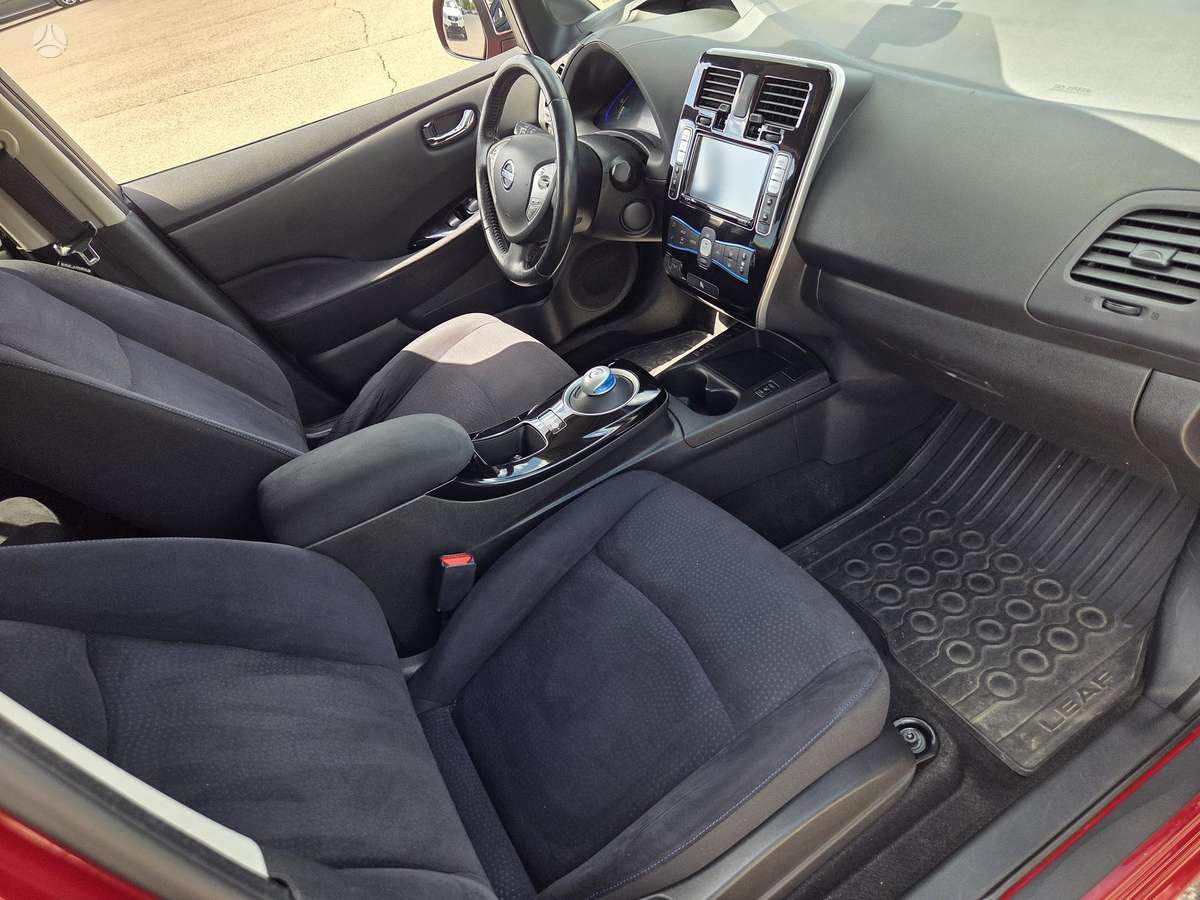 Nissan Leaf, 24 кВт·ч, Хэтчбек