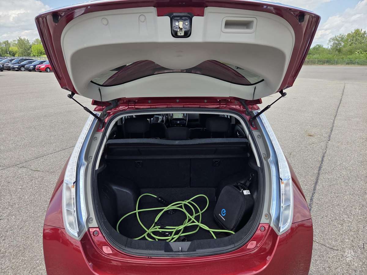 Nissan Leaf, 24 кВт·ч, Хэтчбек
