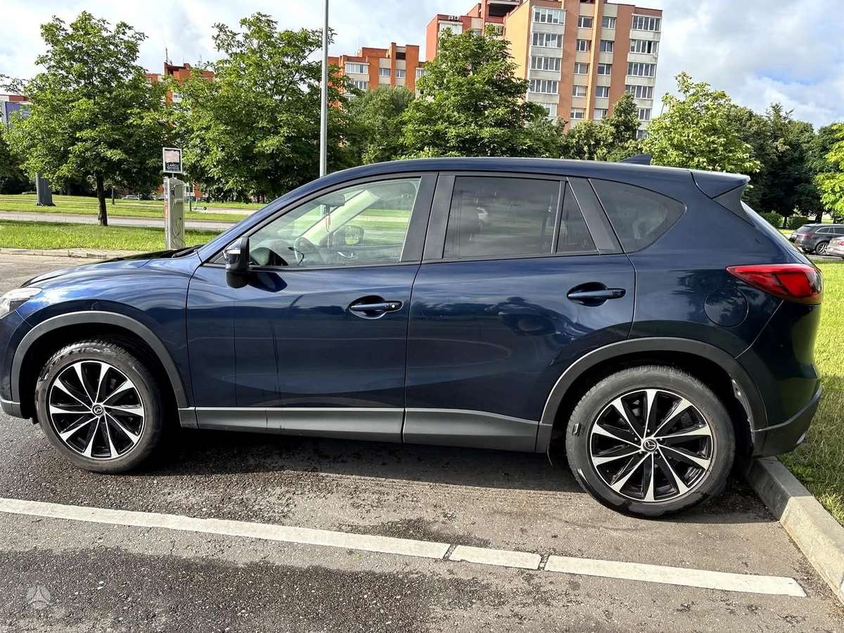 Mazda CX-5, 2.2 l., off-road / crossover