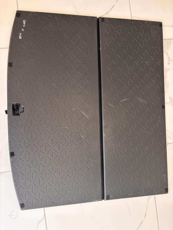 Toyota RAV4 salono detalės