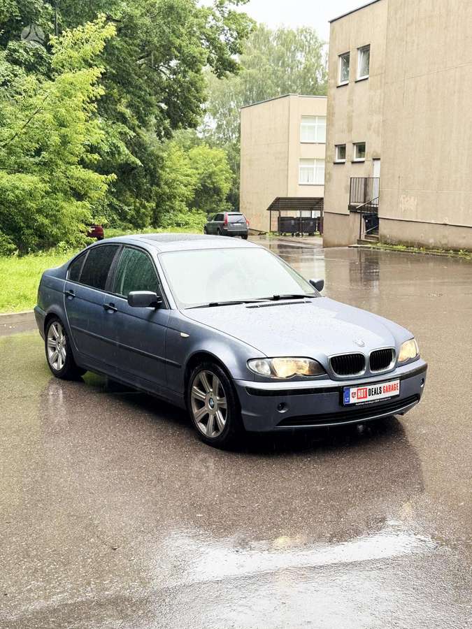 BMW 320, 2.0 l., saloon / sedan