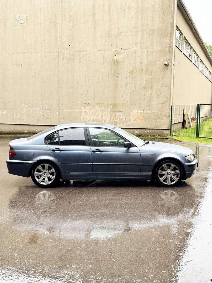 BMW 320, 2.0 l., saloon / sedan