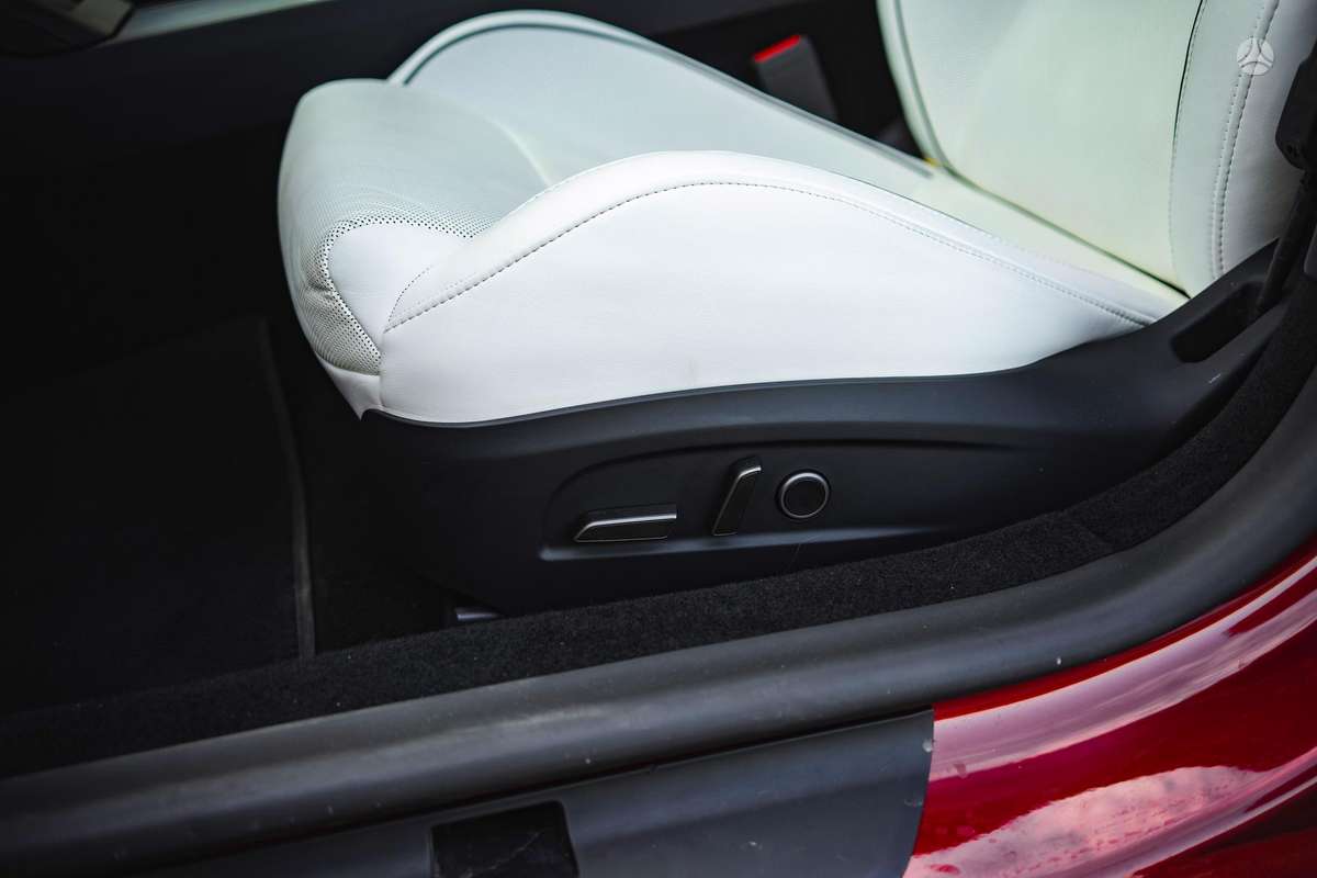Tesla Model 3, 72 kWh, hečbekas