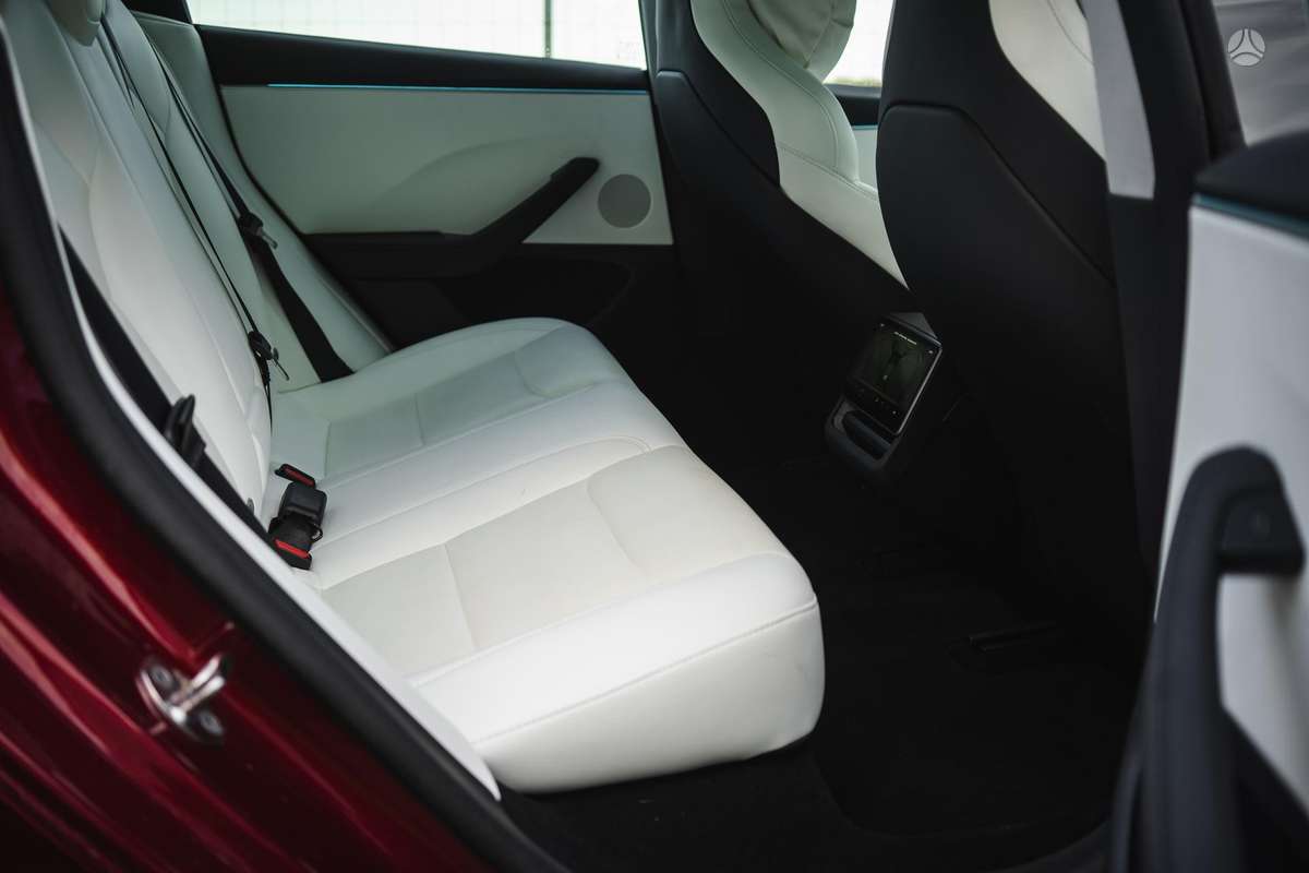 Tesla Model 3, 72 kWh, hatchback