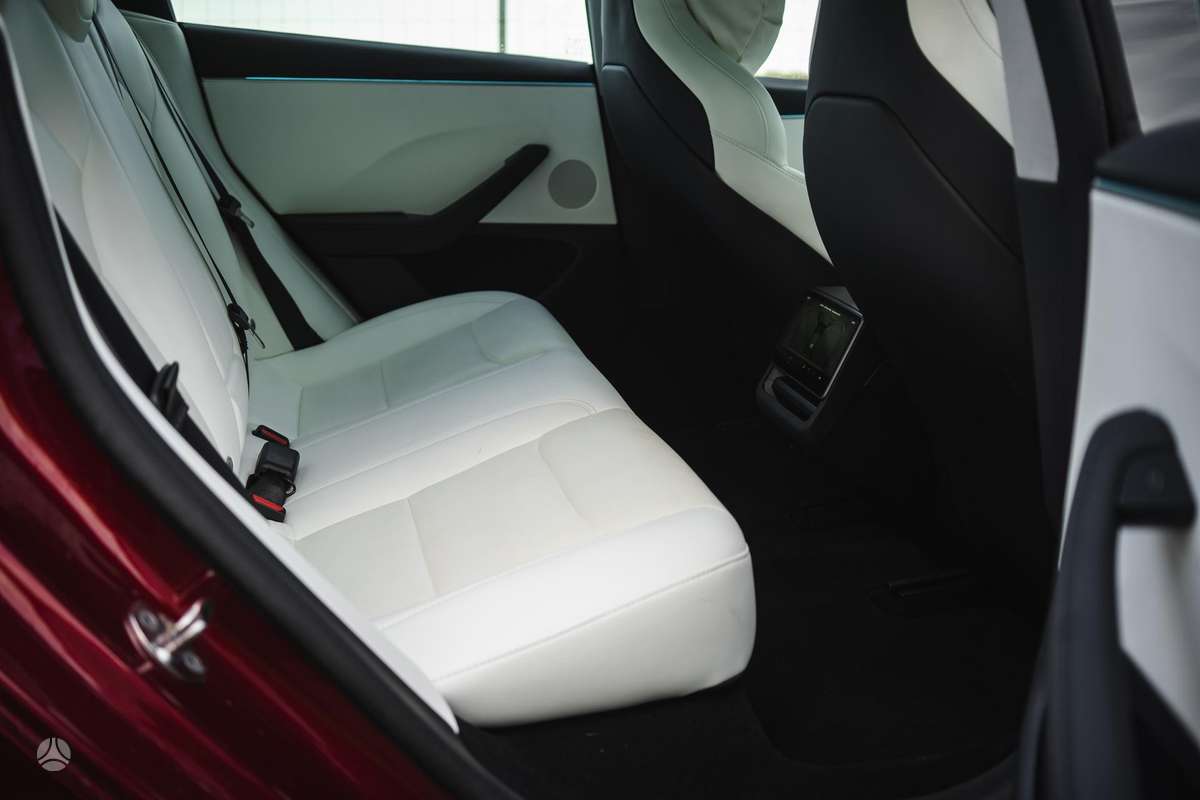 Tesla Model 3, 72 kWh, hečbekas