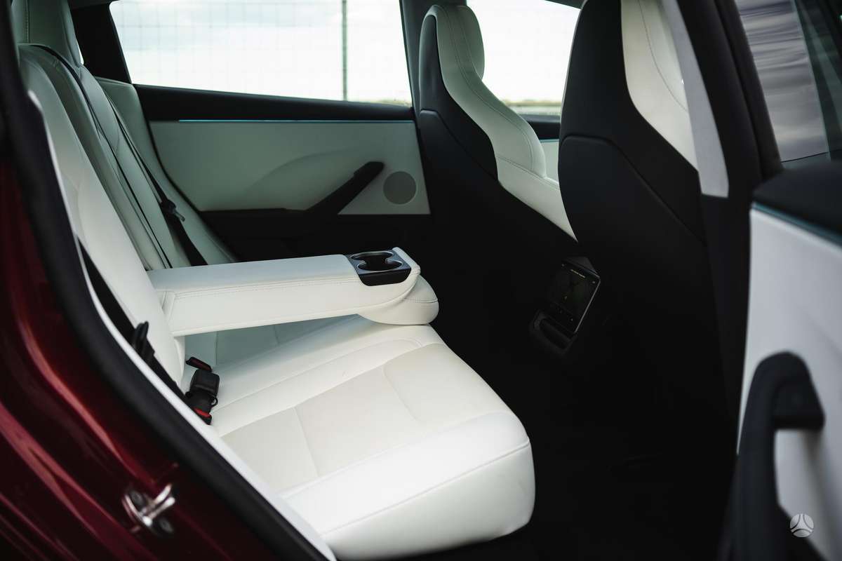 Tesla Model 3, 72 kWh, hečbekas
