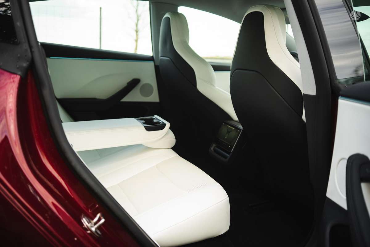 Tesla Model 3, 72 kWh, hečbekas