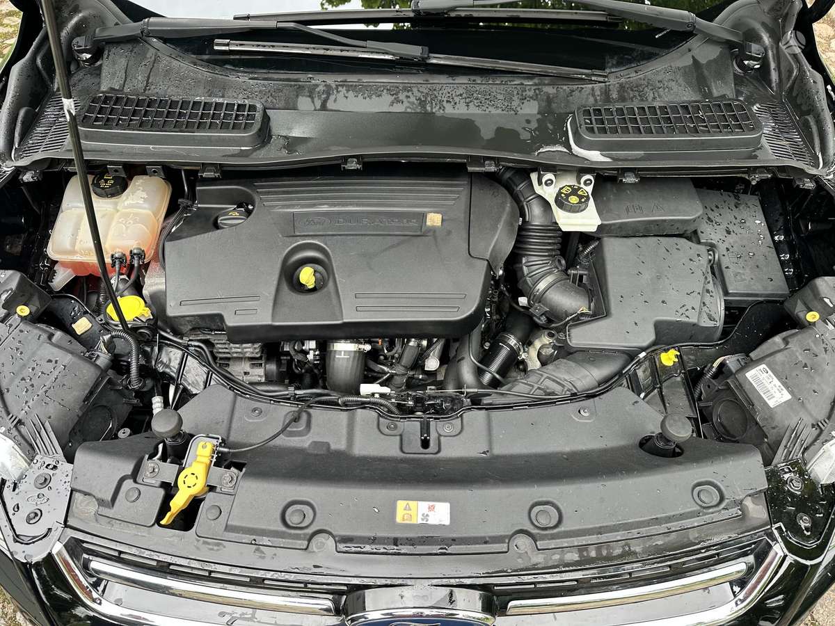 Ford Kuga, 2.0 l., off-road / crossover