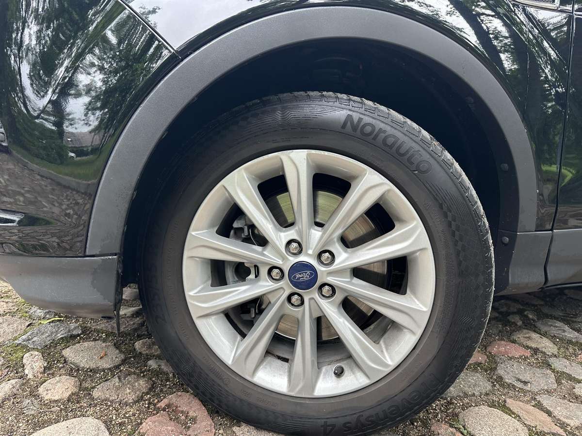 Ford Kuga, 2.0 l., off-road / crossover