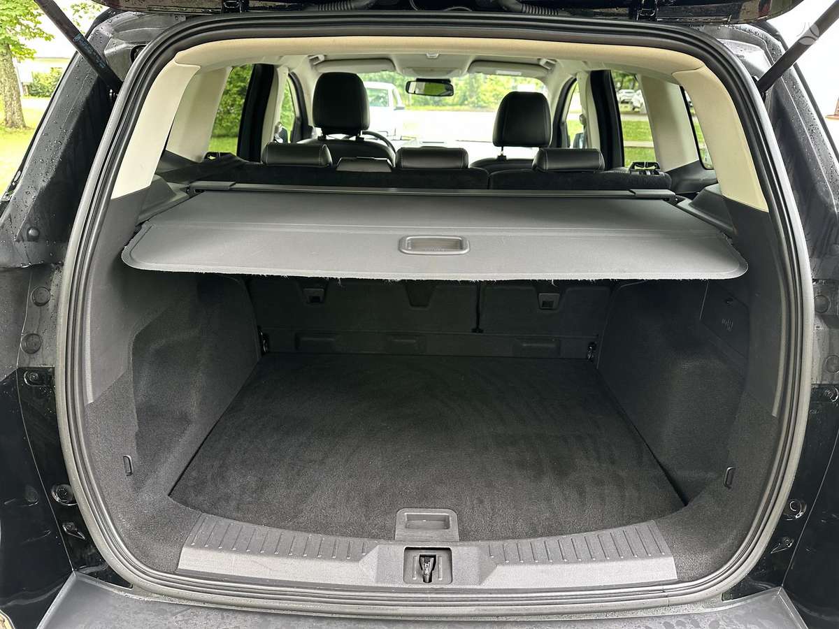 Ford Kuga, 2.0 l., off-road / crossover