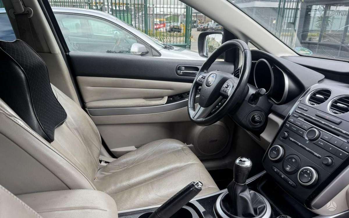 Mazda CX-7, 2.2 l., off-road / crossover