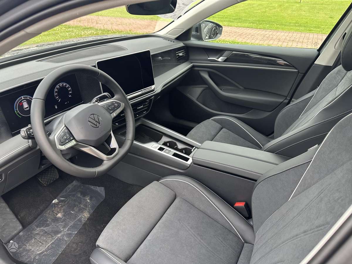 Volkswagen Passat - 8