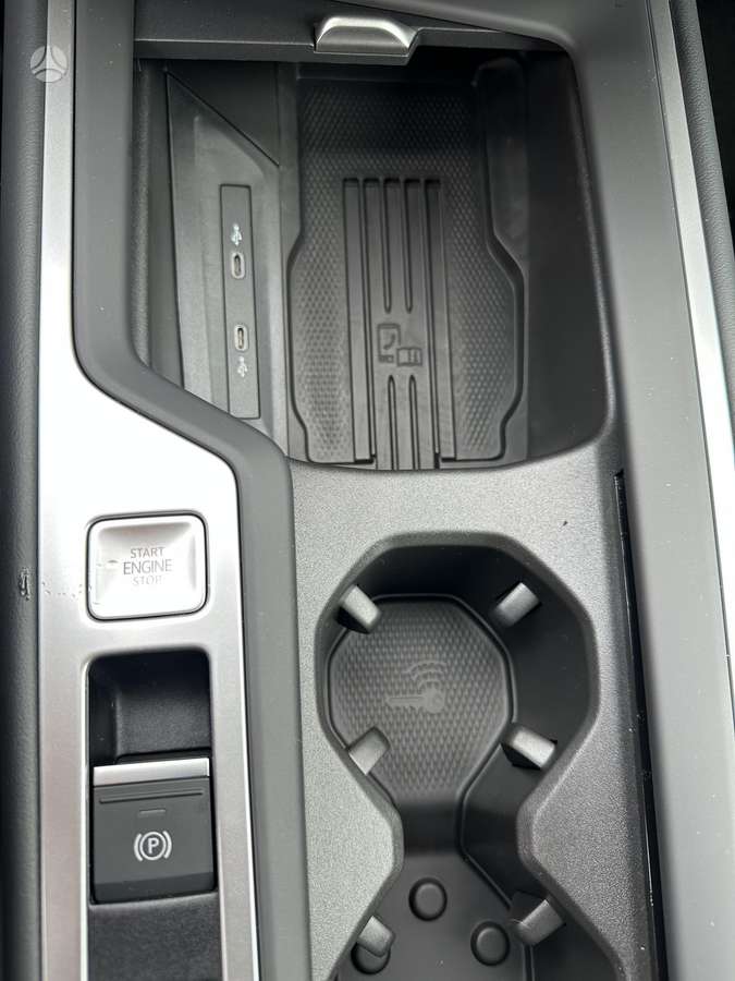 Volkswagen Passat - 11