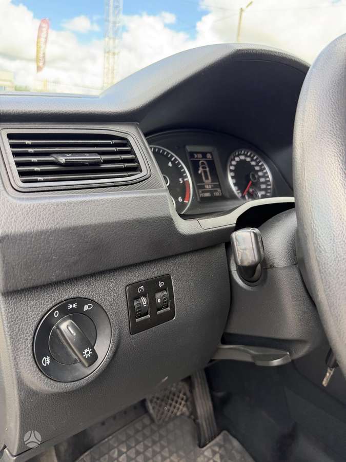 Volkswagen Caddy - 10
