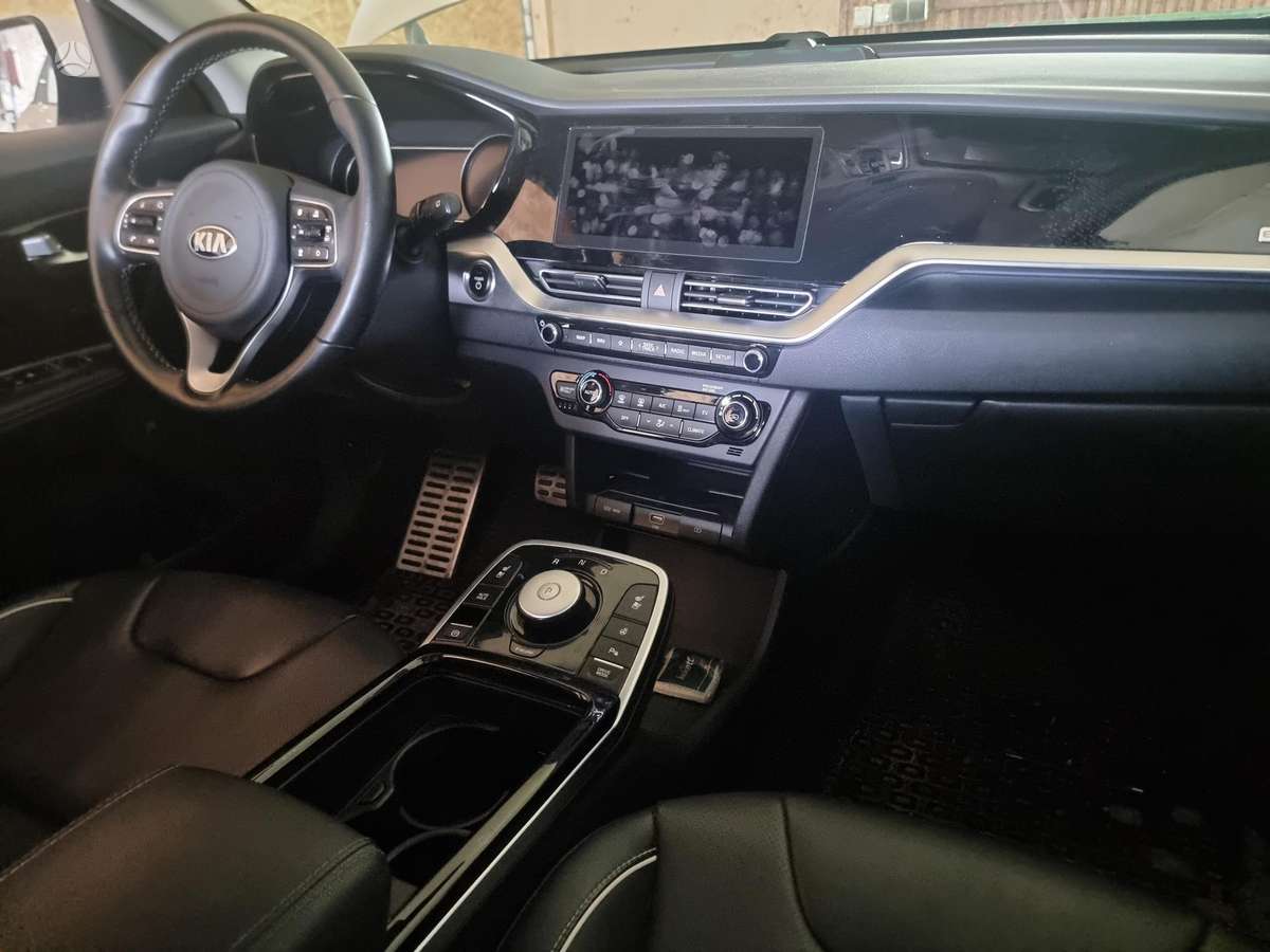 Kia Niro dalimis