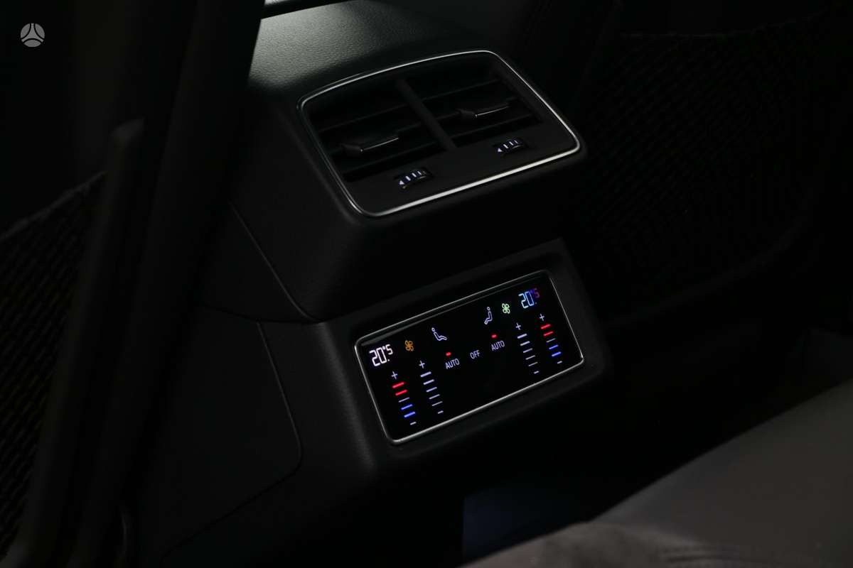 Audi e-tron, 95 kWh, off-road / crossover