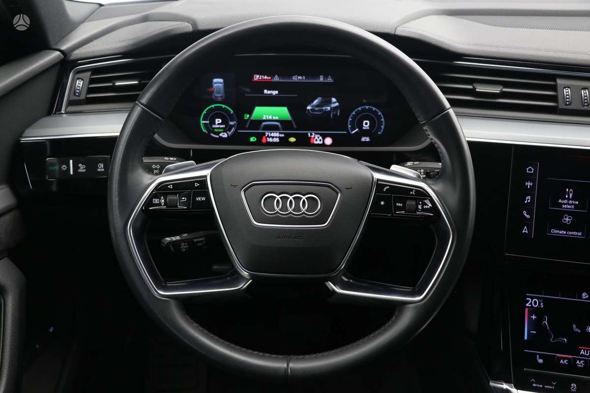 Audi e-tron, 95 kWh, off-road / crossover