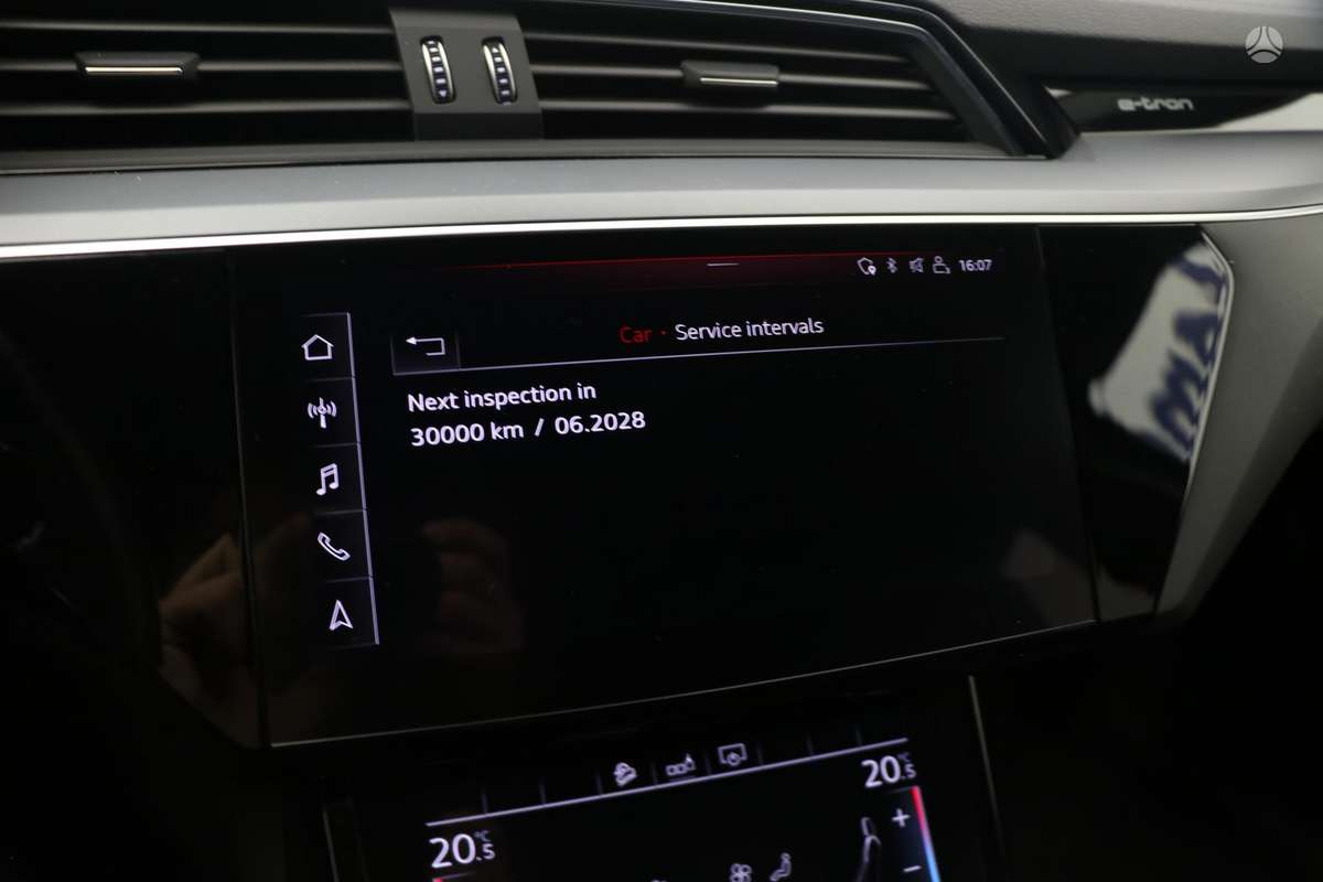 Audi e-tron, 95 kWh, off-road / crossover