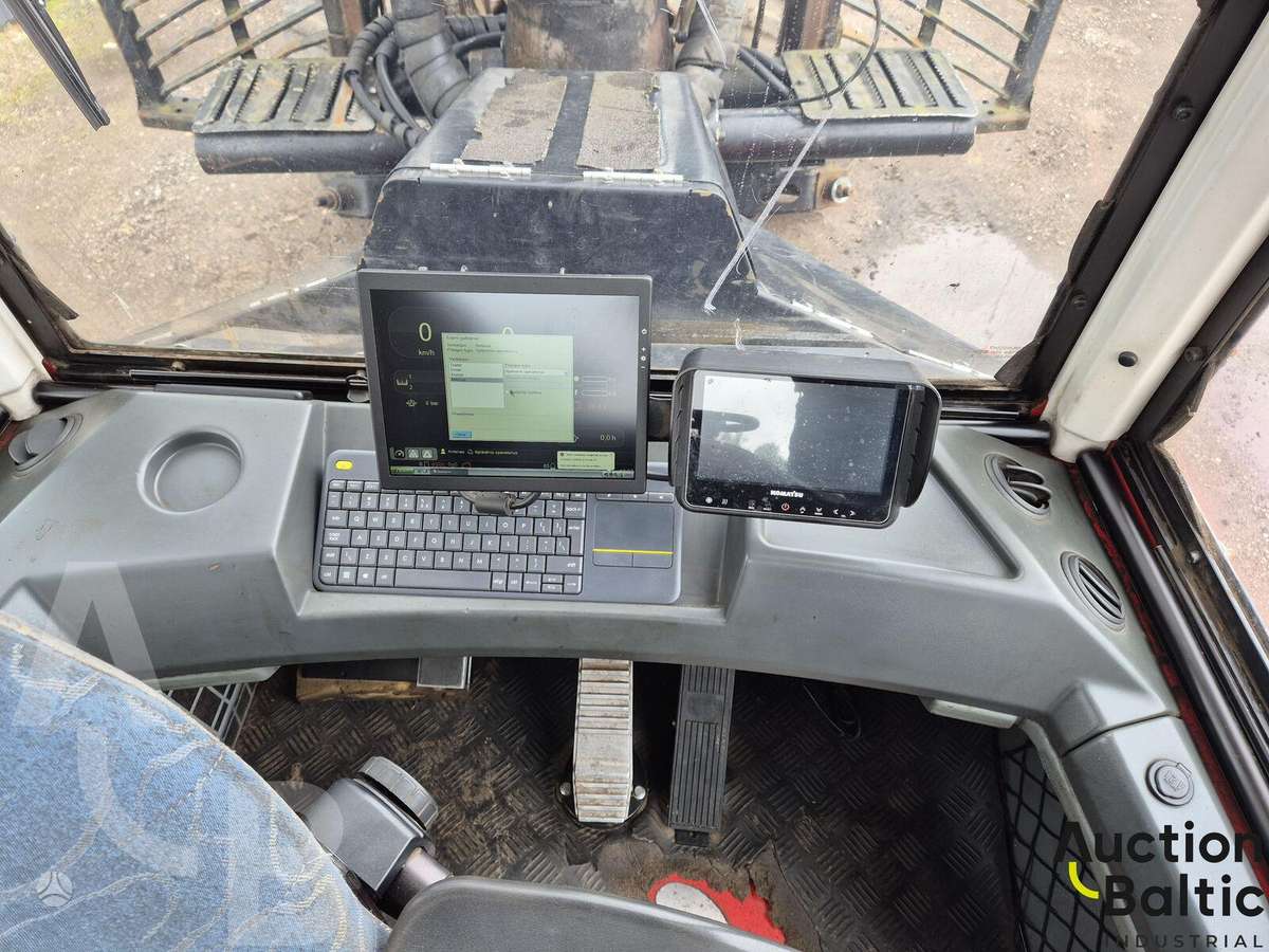 Komatsu 845, форвардеры