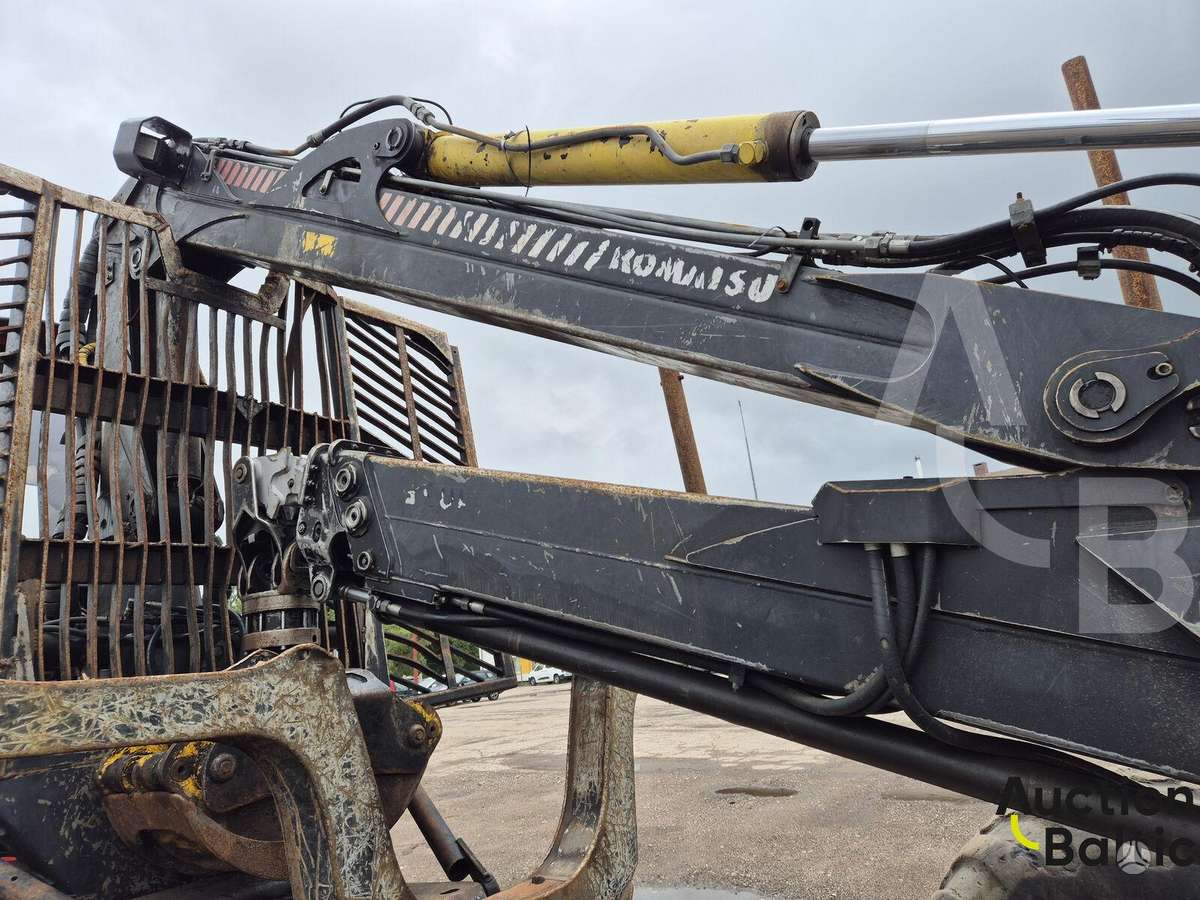 Komatsu 845, форвардеры