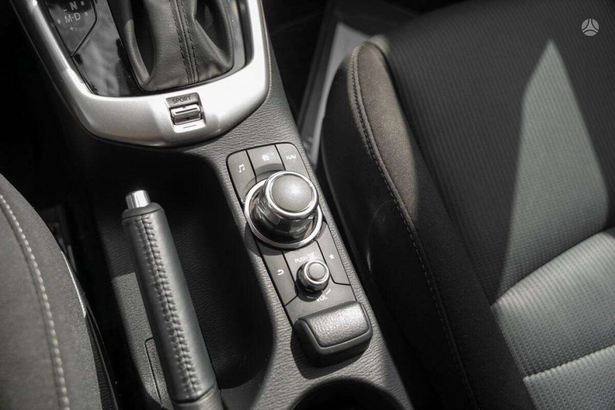 Mazda CX-3, 2.0 l., off-road / crossover
