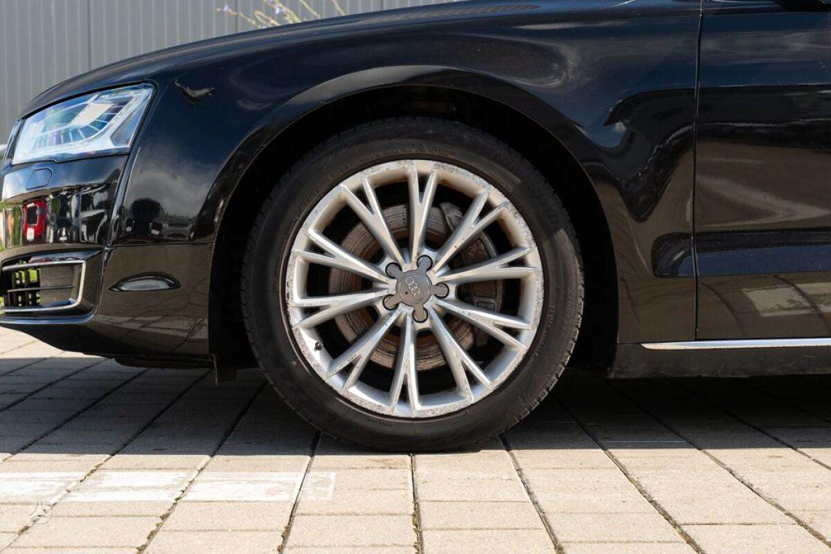 Audi A8, 3.0 l., sedanas