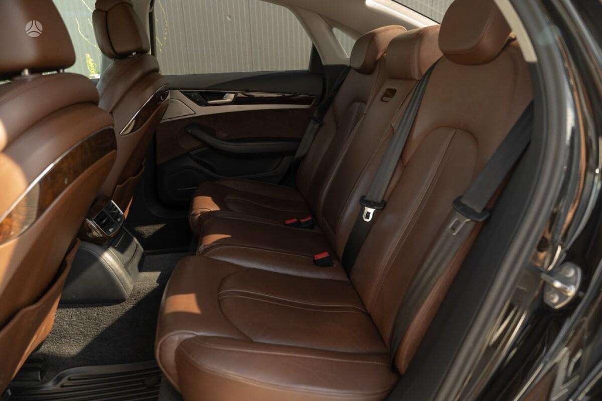 Audi A8, 3.0 l., sedanas