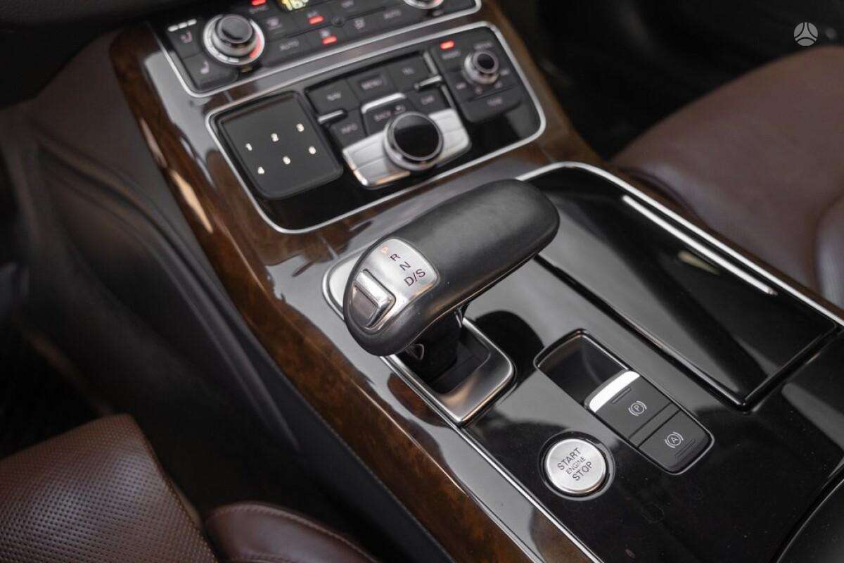 Audi A8, 3.0 l., sedanas
