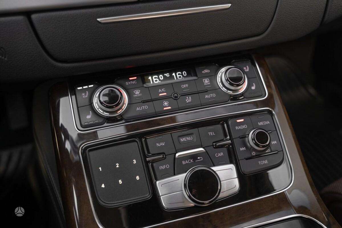 Audi A8, 3.0 l., Седан