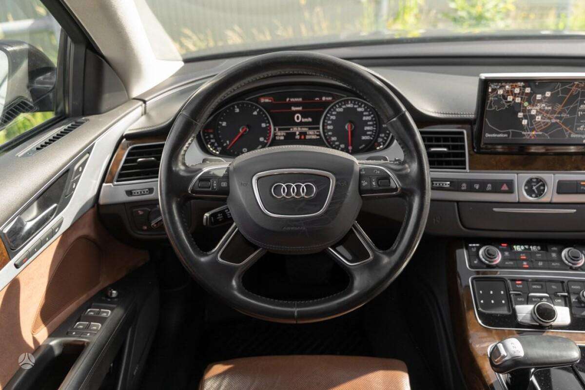 Audi A8, 3.0 l., sedanas